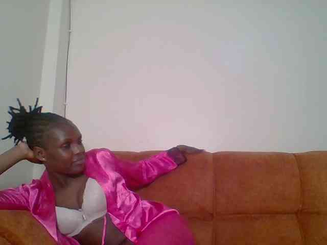 Hot-sexy-bitch webcam