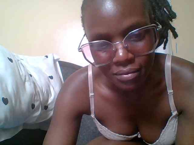 Hot-sexy-bitch webcam