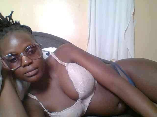 Hot-sexy-bitch webcam