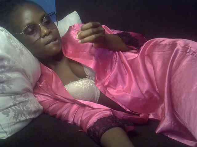 Hot-sexy-bitch webcam