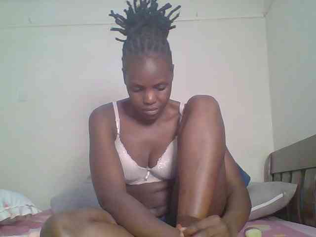 Hot-sexy-bitch webcam