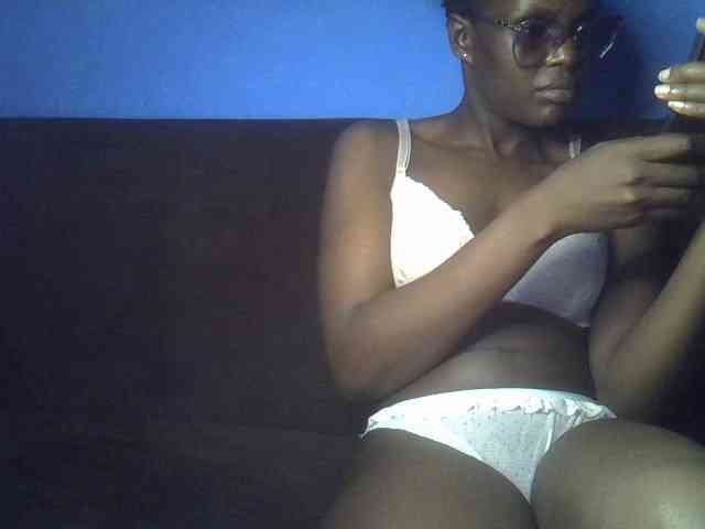 Hot-sexy-bitch webcam