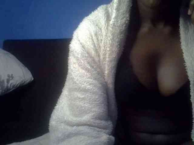 Hot-sexy-bitch webcam