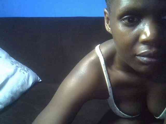 Hot-sexy-bitch webcam