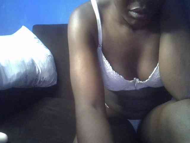 Hot-sexy-bitch webcam