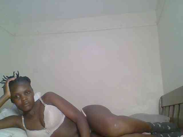 Hot-sexy-bitch webcam