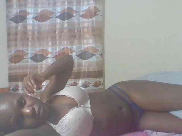 Hot-sexy-bitch webcam