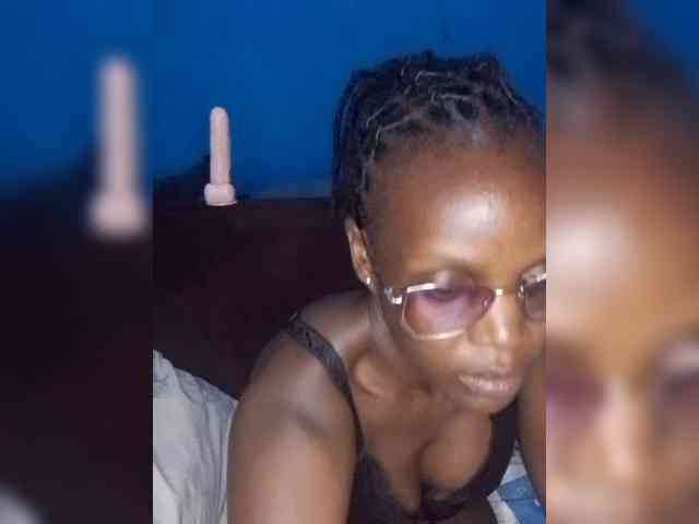 Hot-sexy-bitch webcam