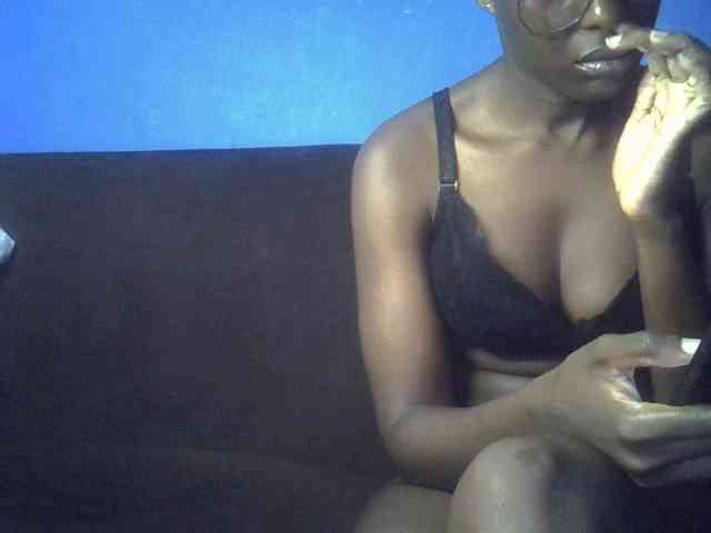 Hot-sexy-bitch webcam