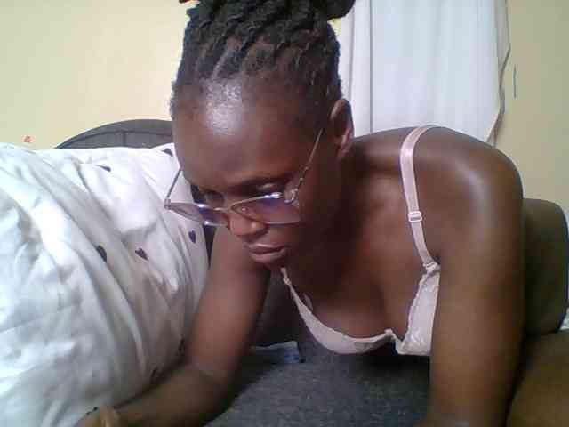 Hot-sexy-bitch webcam