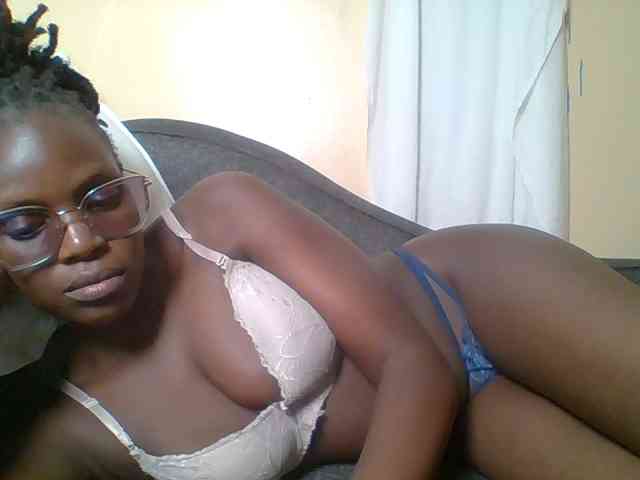 Hot-sexy-bitch webcam