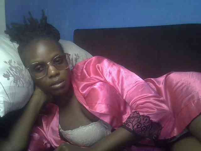 Hot-sexy-bitch webcam