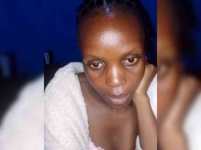 Hot-sexy-bitch webcam