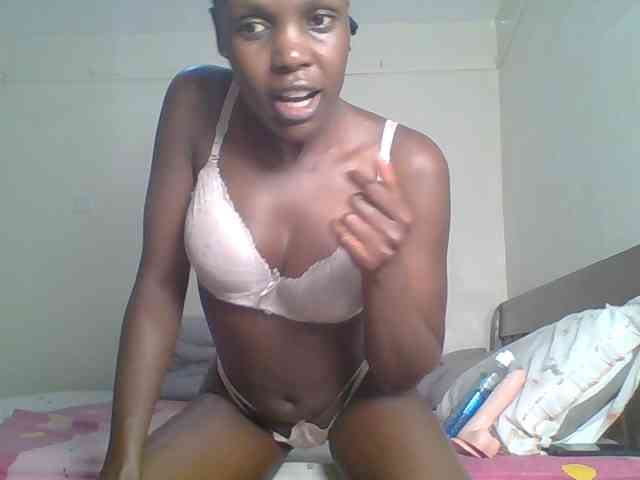 Hot-sexy-bitch webcam