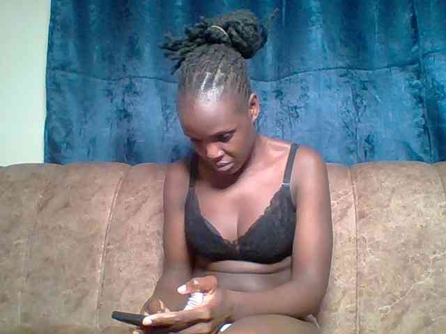 Hot-sexy-bitch webcam