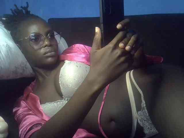 Hot-sexy-bitch webcam