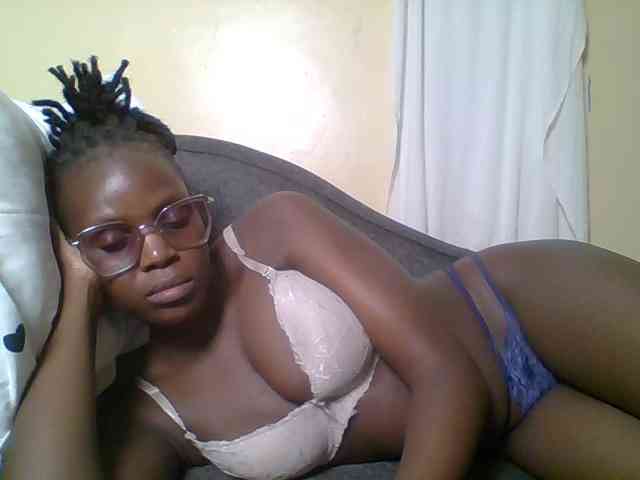 Hot-sexy-bitch webcam