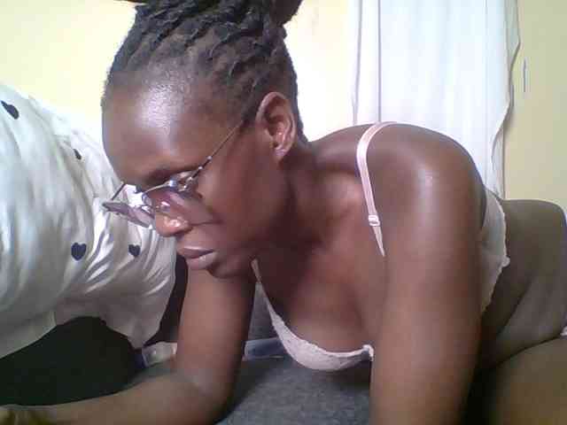 Hot-sexy-bitch webcam