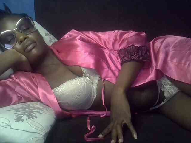 Hot-sexy-bitch webcam