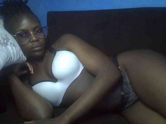 Hot-sexy-bitch webcam