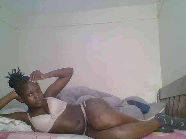 Hot-sexy-bitch webcam