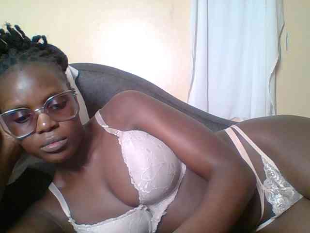 Hot-sexy-bitch webcam