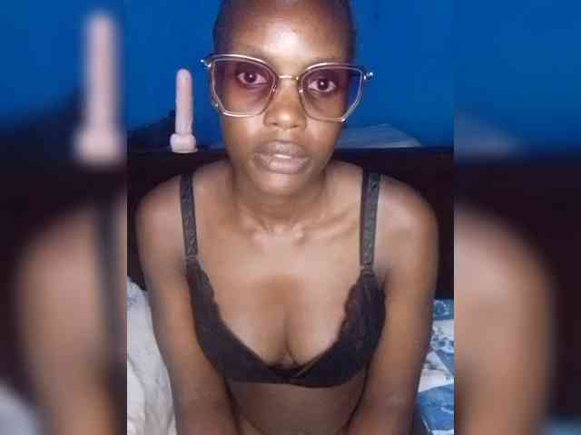 Hot-sexy-bitch webcam