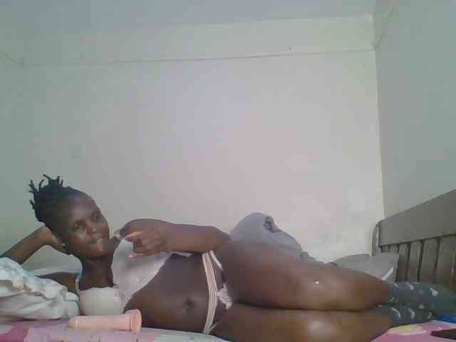 Hot-sexy-bitch webcam