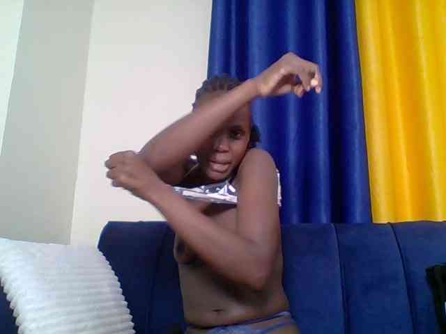 Hot-sexy-bitch webcam