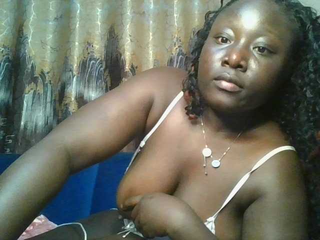 LolaBunnyx – webcam model profile photo