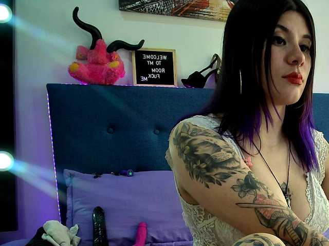 AKAMII-SWEET's BongaCams show and profile