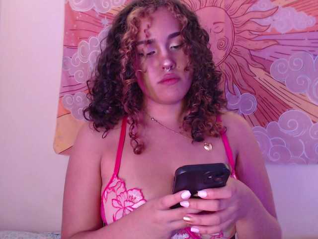 Eimy's BongaCams show and profile