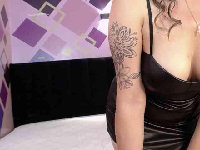 ScarletttSweett webcam