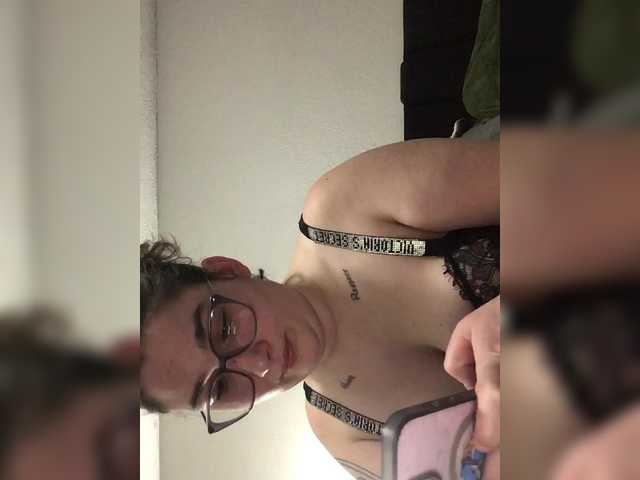 PaigeChantel's BongaCams show and profile