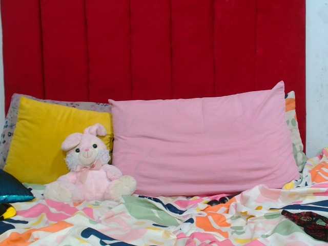 Sweetdivaxx12's BongaCams show and profile