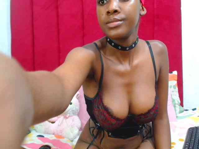 Sweetdivaxx12 webcam