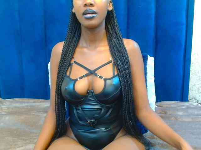 Sweetdivaxx12 webcam