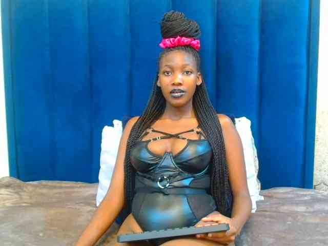 Sweetdivaxx12 webcam