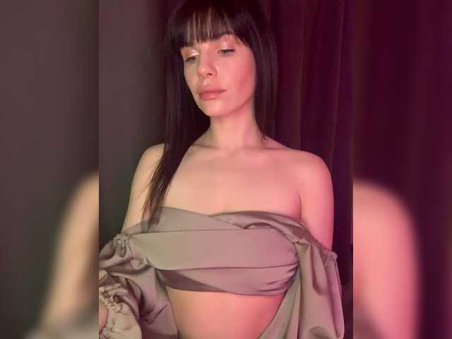 FemaleFatale's BongaCams show and profile