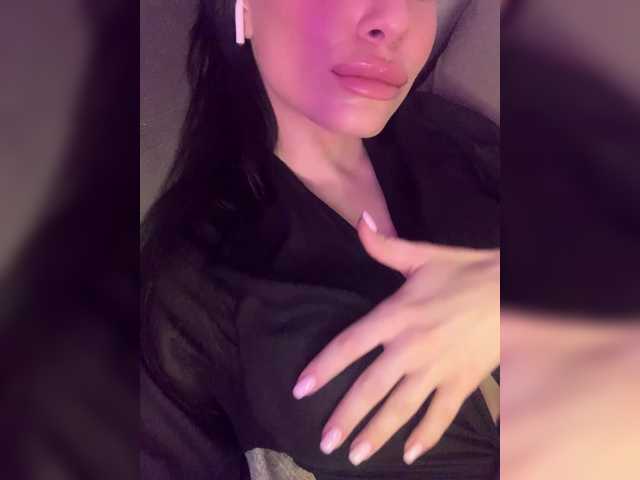 FemaleFatale's BongaCams show and profile