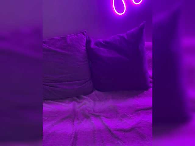 FemaleFatale's BongaCams show and profile