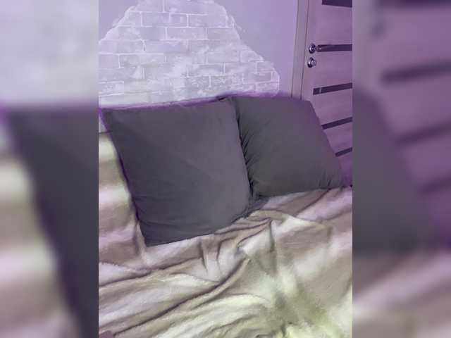 FemaleFatale's BongaCams show and profile