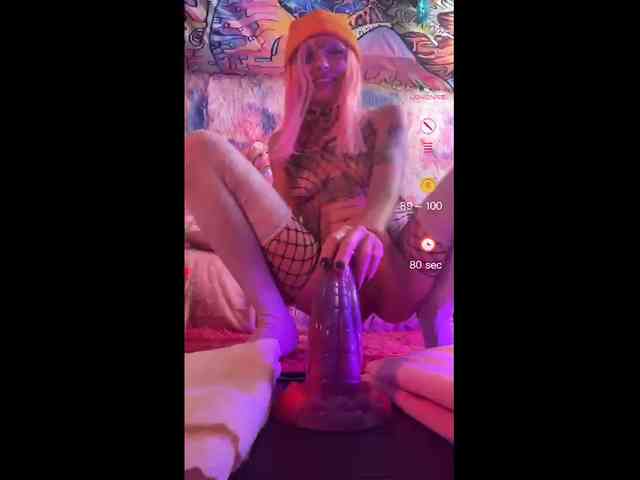 BABYUNICORN420 webcam