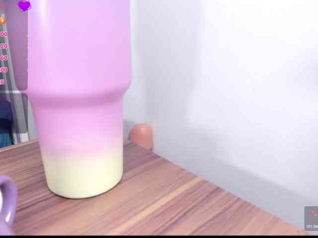 DesireHugeBoobs webcam