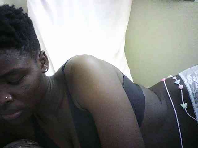 EbonyChocoo webcam