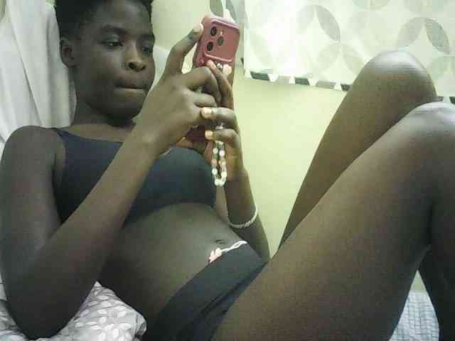 EbonyChocoo webcam