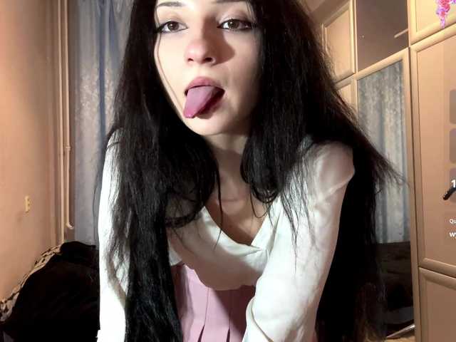 ArielleOltremari's BongaCams show and profile