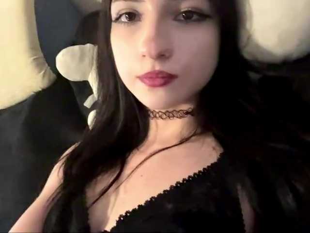 ArielleOltremari's BongaCams show and profile