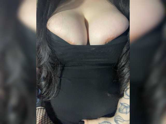 LiLiBet's BongaCams show and profile