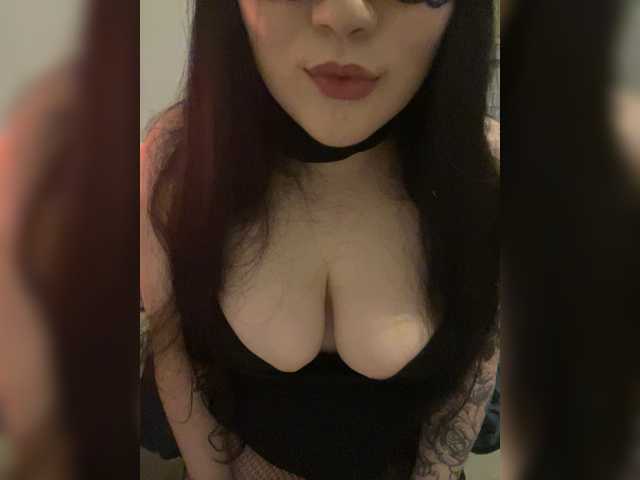 LiLiBet's BongaCams show and profile